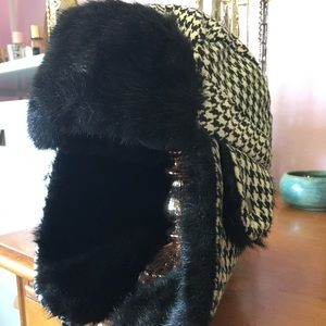 Houndstooth Ski Hat